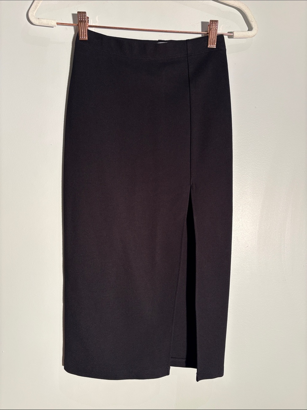Babaton Aritzia Black Deep V Waist Mini Skirt Size 00